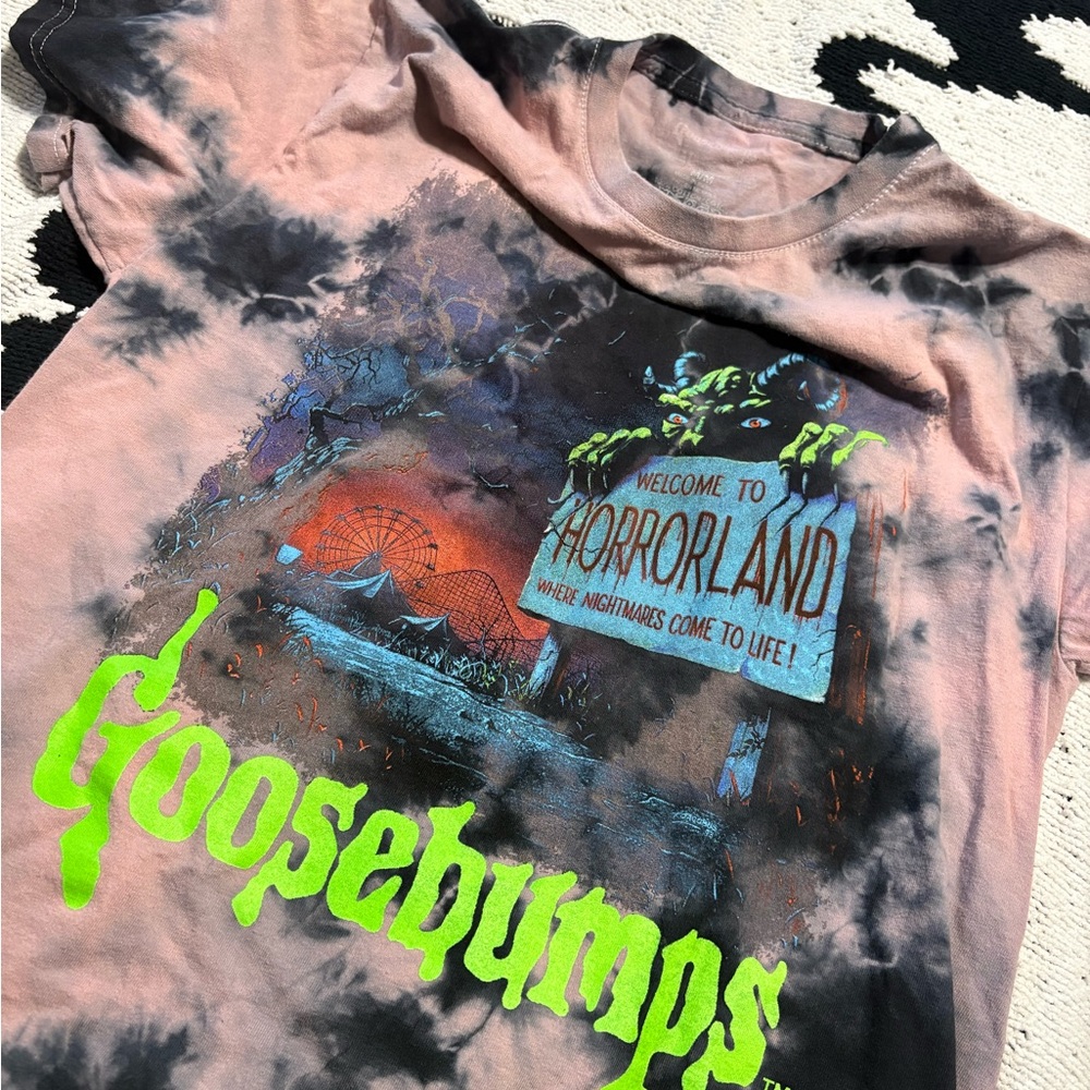 Goosebumps Horrorland Graphic Tee - Black and Pink